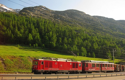 trenino rosso bernina paesaggio