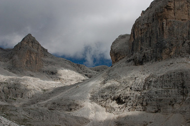 La via verso il rifugio Pradidali