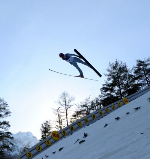 Immagine salto con gli sci